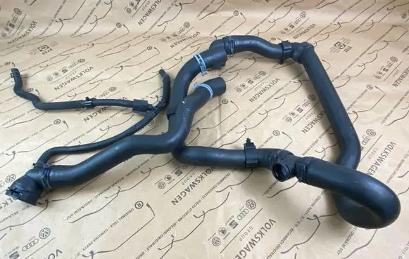Volkswagen Tiguan Engine coolant pipe/hose 5N0121049R