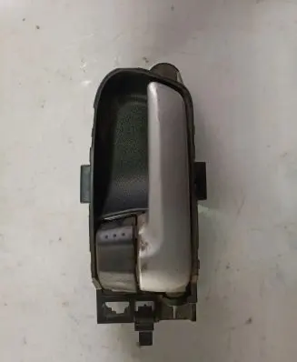 Suzuki Grand Vitara II Rear door interior handle