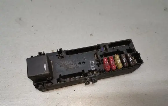 Mercedes-Benz E W210 Fuse module A0005400372