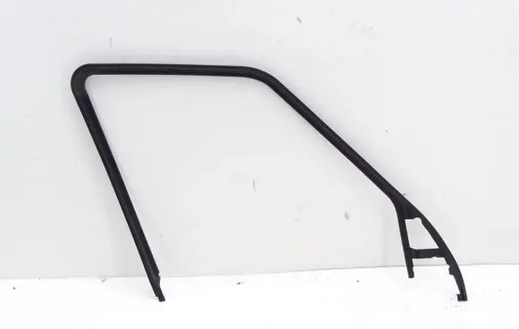 Land Rover Discovery 3 - LR3 Front door window/glass frame EJN000093