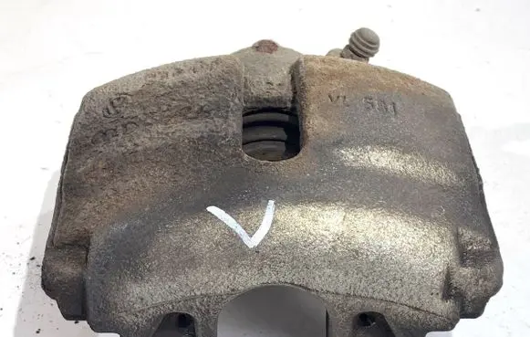 Volkswagen PASSAT CC Front brake caliper 