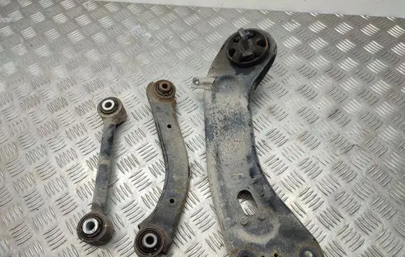KIA Sorento Rear upper control arm/wishbone