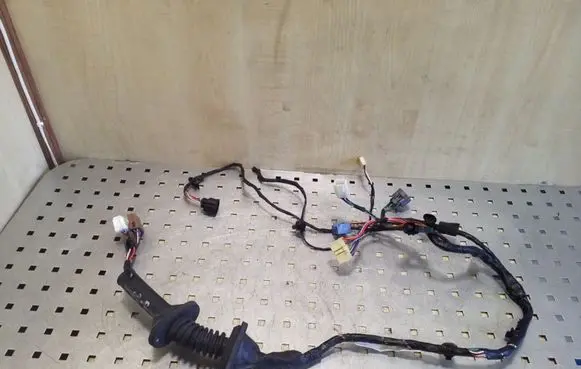 Peugeot 4007 Front door wiring loom 8512A377