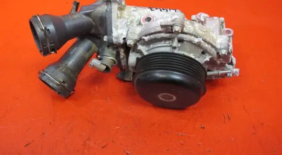 Mercedes-Benz Vito Viano W447 Water pump A6542002300 A6542000115