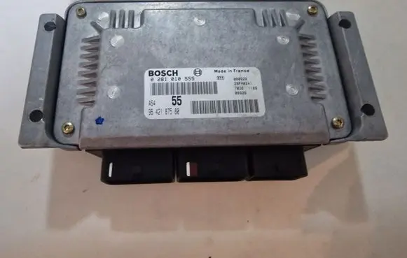 Nissan Micra Engine control unit/module 0281010555
