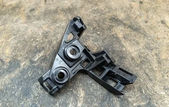 Volkswagen Golf VII Front bumper mounting bracket 5G6807393A