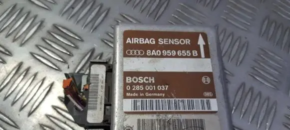 Audi A4 S4 B5 8D Airbag control unit/module 8A0959655B 028001037