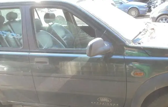 Land Rover Freelander Front door