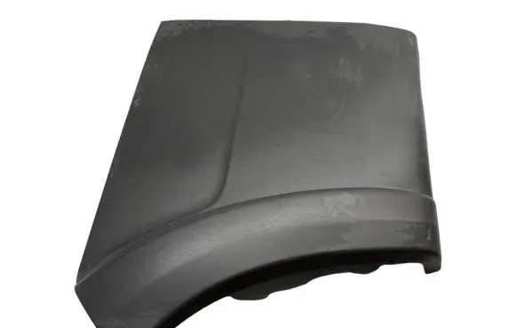 Rear fender molding trim