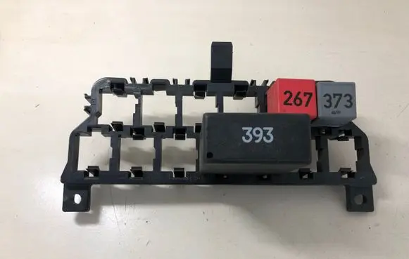 Volkswagen PASSAT B5 Fuse box set 8D0937503