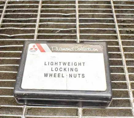 Mitsubishi Outlander Anti-theft wheel nuts and lock SPO29833
