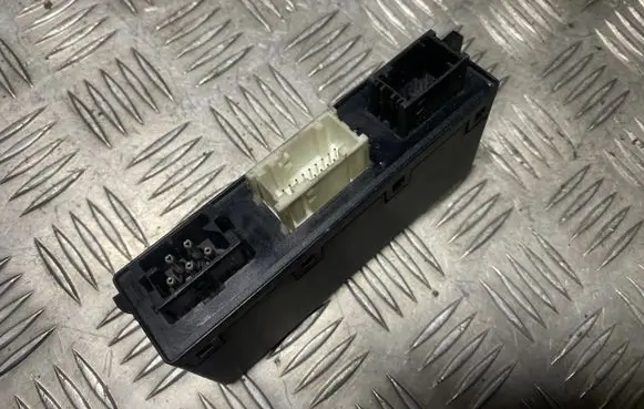 BMW 5 E39 Door control unit/module 05071754 110187 61356904251