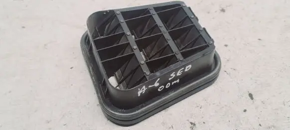 Audi A6 S6 C5 4B Quarter panel pressure vent 4B0819181A