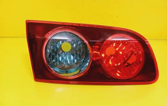 Tailgate rear/tail lights