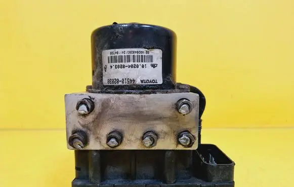 Toyota Corolla E110 ABS Pump 4451002030 8954102020