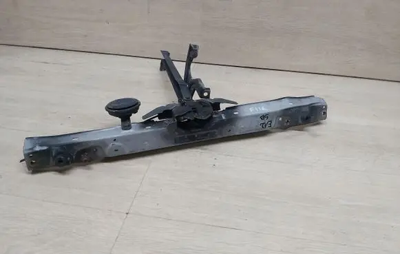 Toyota Corolla E120 E130 Front bodywork piece 