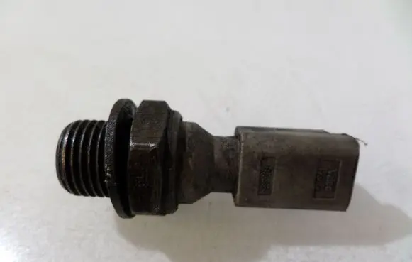 Citroen C5 Oil pressure sensor 963299