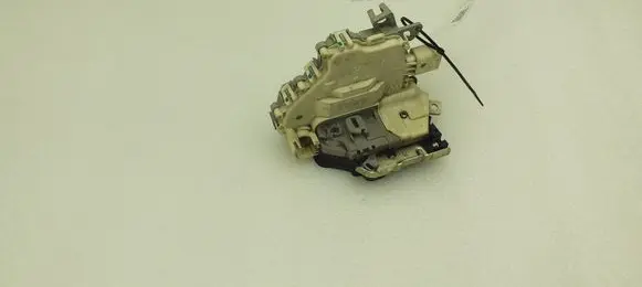 Audi TT TTS Mk2 Front door lock 8J2837016C
