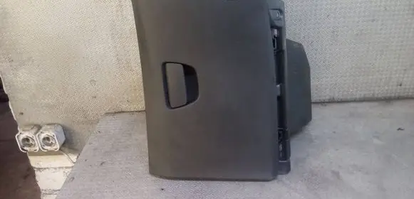 Peugeot 208 I Glove box 9673811277