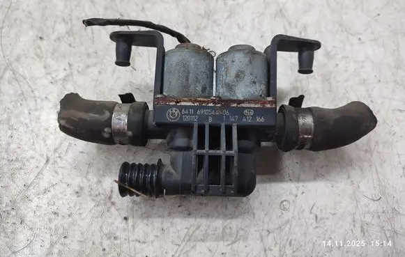 BMW X5 E70 Coolant heater control valve 6910544 6411691054406