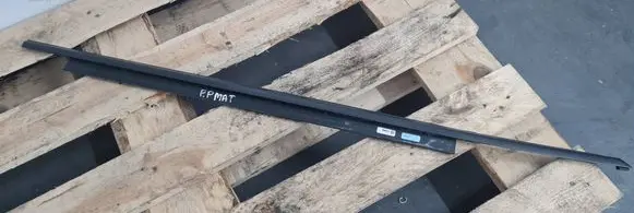 Audi A5 Sportback 8TA Front door glass trim molding 8T8853284F 3283284 17228