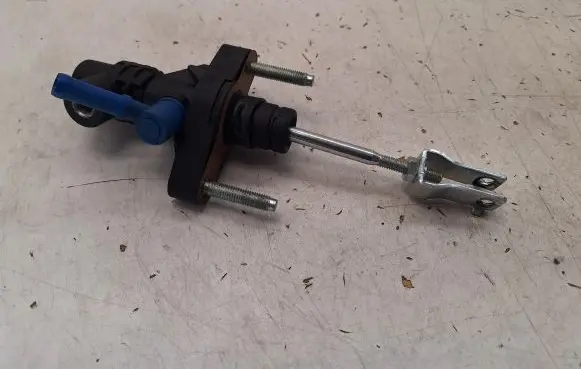 Clutch master cylinder