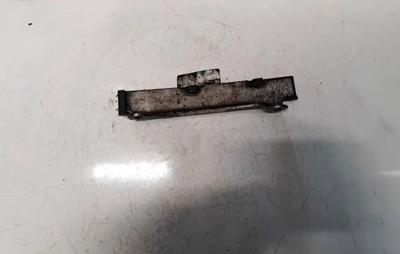 Nissan Pathfinder R51 Slide rail for timing chain