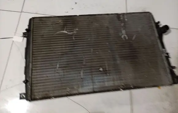 Volkswagen PASSAT B6 Coolant radiator 
