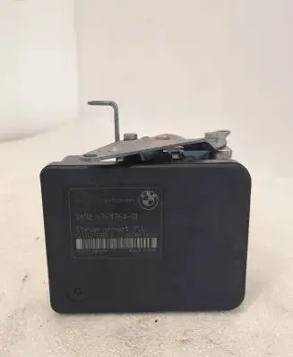 BMW 1 E81 E87 ABS Pump 6784764 000404014D2 10096008393