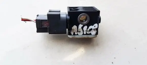 Hyundai Santa Fe Airbag deployment crash/impact sensor 9592028000 95920-28000