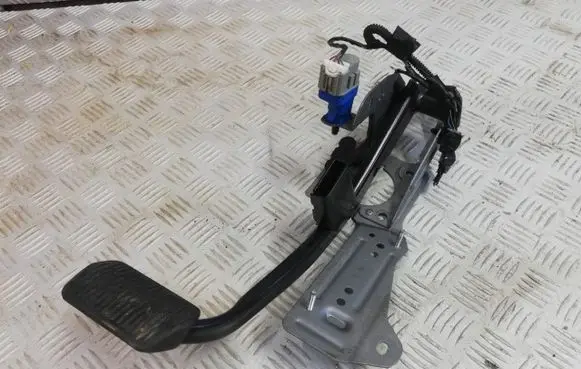 Ford Focus Brake pedal