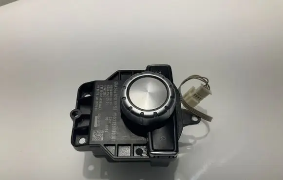 Mercedes-Benz E W212 Head unit multimedia control A2048709958 03358130101 2048709958