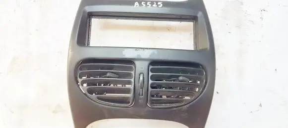 Peugeot 206 Dash center air vent grill