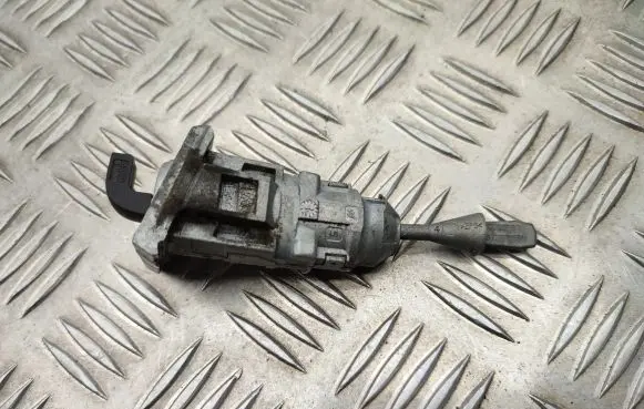 Volkswagen PASSAT B8 Front door lock (next to the handle) 3G0837167A 3G0837168A