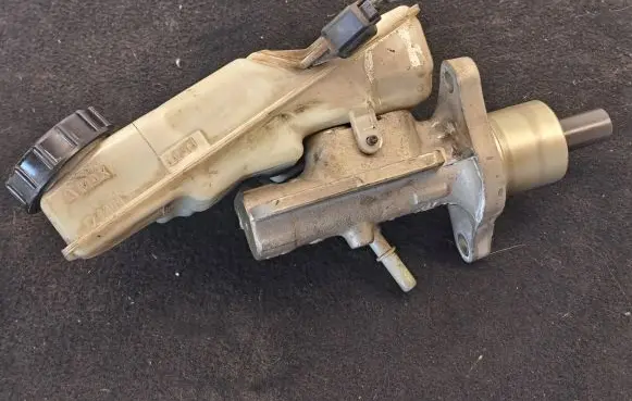 Volvo V50 Master brake cylinder 03350886561