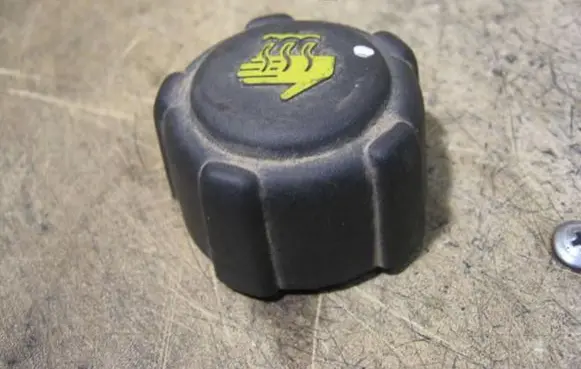Renault Trafic I Coolant expansion tank/reservoir cap 