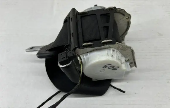 BMW X4 G02 Rear seatbelt 7497783