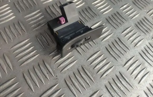 Renault Laguna I Headlight level height control switch 7700822799