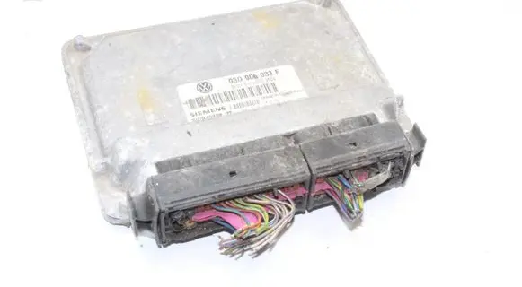 Volkswagen Polo Engine control unit/module 03D906033F