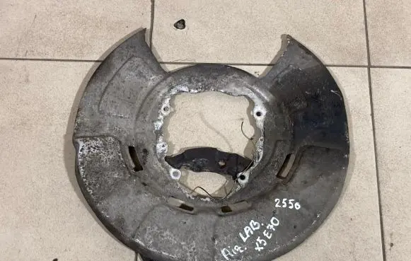 BMW X5 E70 Rear brake disc plate dust cover 6771987