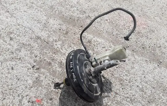 Renault Megane III Brake booster 8200453735