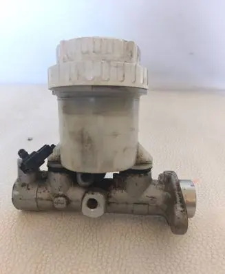 Mitsubishi L200 Master brake cylinder MB534480 NABCO