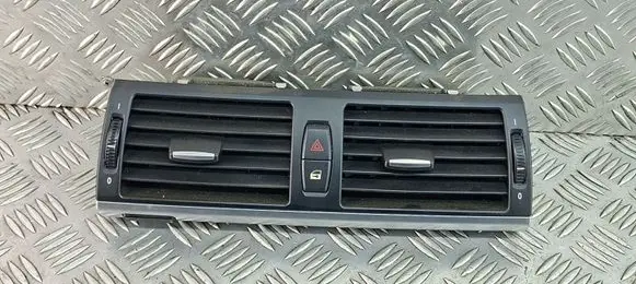 BMW X5 E70 Dash center air vent grill 7161801