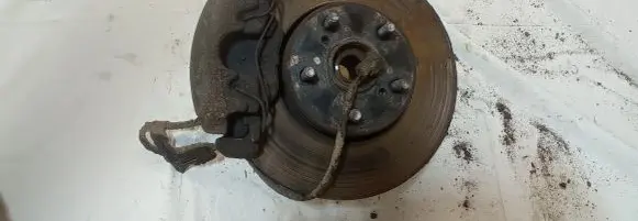 Front wheel hub