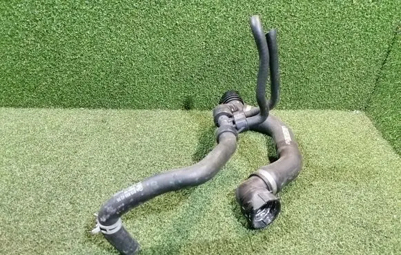 Mercedes-Benz E W213 Engine coolant pipe/hose A2138304205 A2135014801