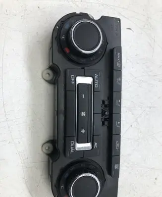 Skoda Octavia Mk2 (1Z) Climate control unit 3T0907044AB 5HB00974920
