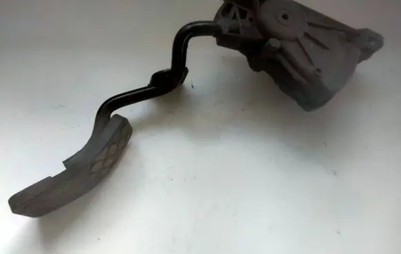 Audi A6 S6 C6 4F Accelerator throttle pedal 4F2721523 6PV0089840