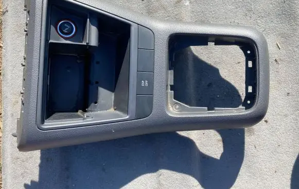 Volkswagen Golf Plus Center console 5M1857961E 5M1857307C 5M1863487A