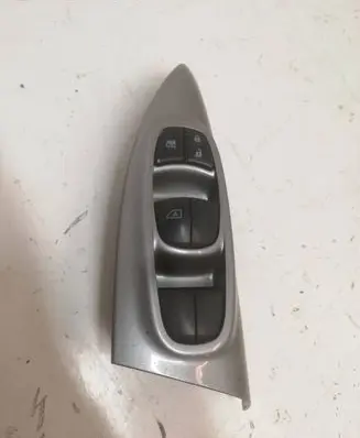 Nissan Juke I F15 Electric window control switch 254011Ka0A