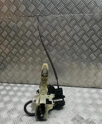 KIA Sportage Front door lock 813203U020